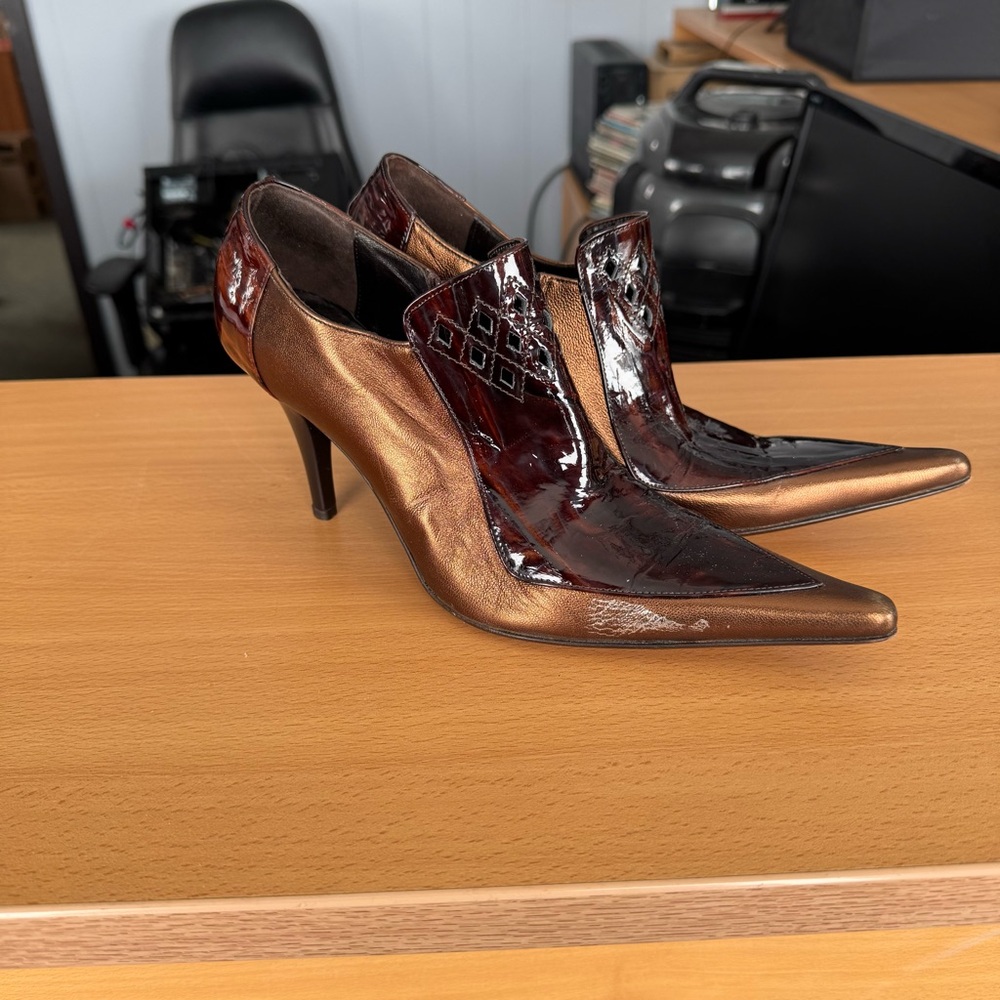 Made in Italy Laura Ferri Leather Heels - Picture 3 of 9